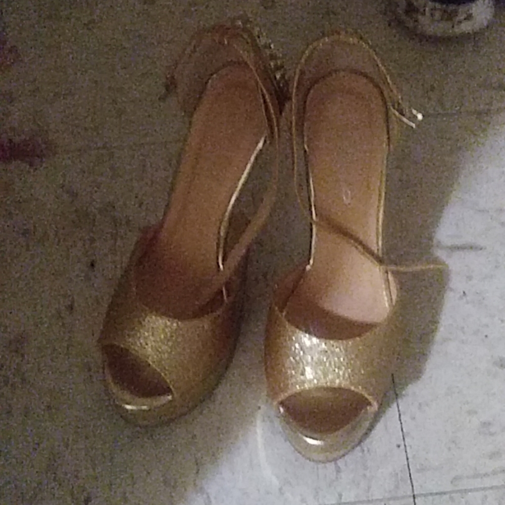 Shoes - Picture 3 of 3